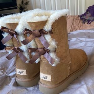 Ugg’s Bailey bow II